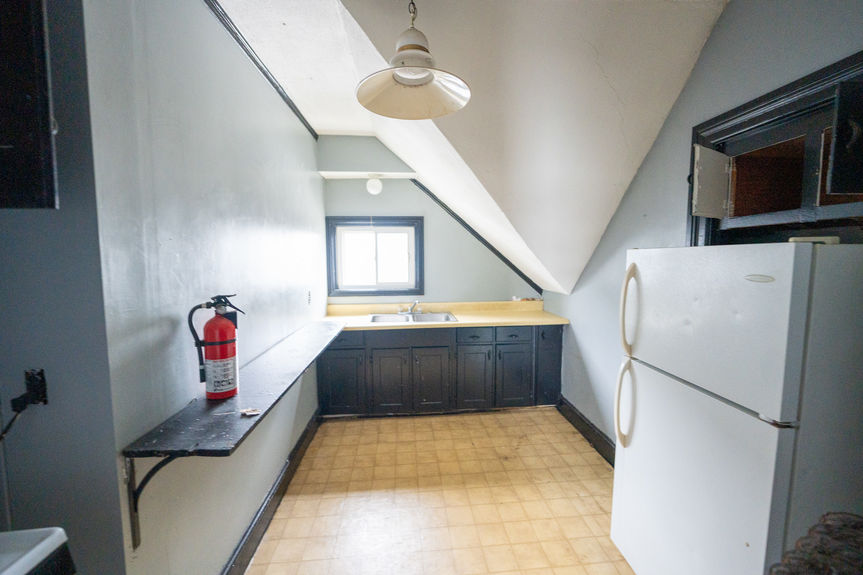 23-Spring-St-Pawtucket-RI-02860-Kitchen-19-Photo-by-Alexander-Parmenidez-Coldwell-Banker-Realty