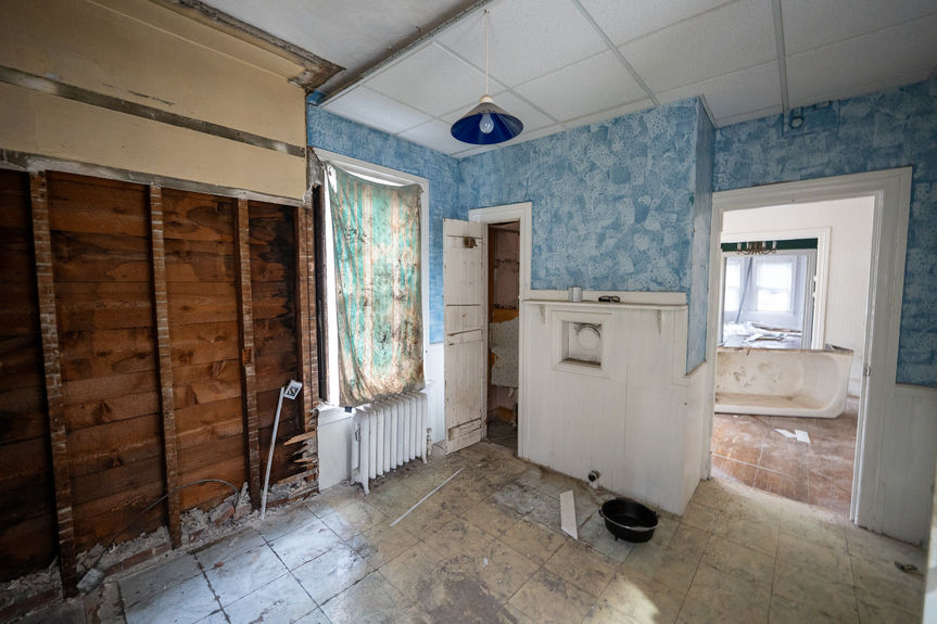 23-Spring-St-Pawtucket-RI-02860-Kitchen-6-Photo-by-Alexander-Parmenidez-Coldwell-Banker-Realty