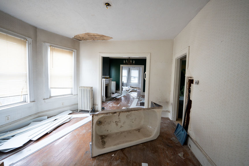 23-Spring-St-Pawtucket-RI-02860-Living-room-7-Photo-by-Alexander-Parmenidez-Coldwell-Banker-Realty