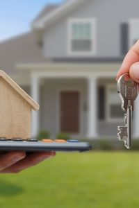 ¿Se Está Volviendo Más Asequible Comprar una Casa?