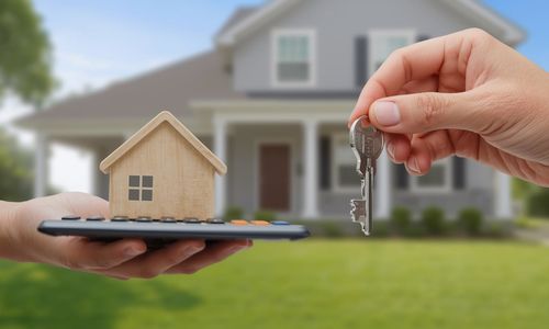 ¿Se Está Volviendo Más Asequible Comprar una Casa?