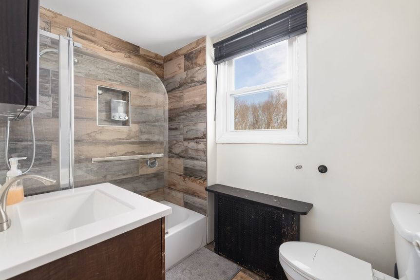 185-Pulaski-Street-West-Warwick-RI-02893-Bathroom-0024-Photo-by-Alexander-Parmenidez-Coldwell-Banker-Realty