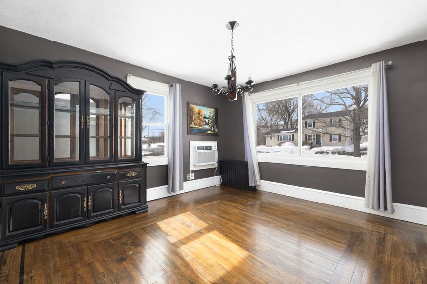 185-Pulaski-Street-West-Warwick-RI-02893-Dining-room-0003-Photo-by-Alexander-Parmenidez-Coldwell-Banker-Realty