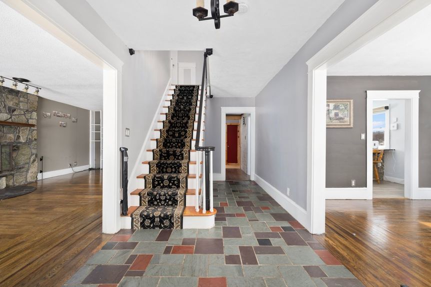 185-Pulaski-Street-West-Warwick-RI-02893-Hallway-0016-Photo-by-Alexander-Parmenidez-Coldwell-Banker-Realty