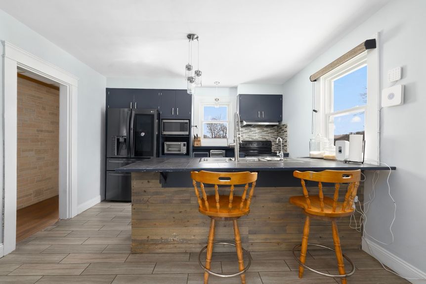 185-Pulaski-Street-West-Warwick-RI-02893-Kitchen-0005-Photo-by-Alexander-Parmenidez-Coldwell-Banker-Realty