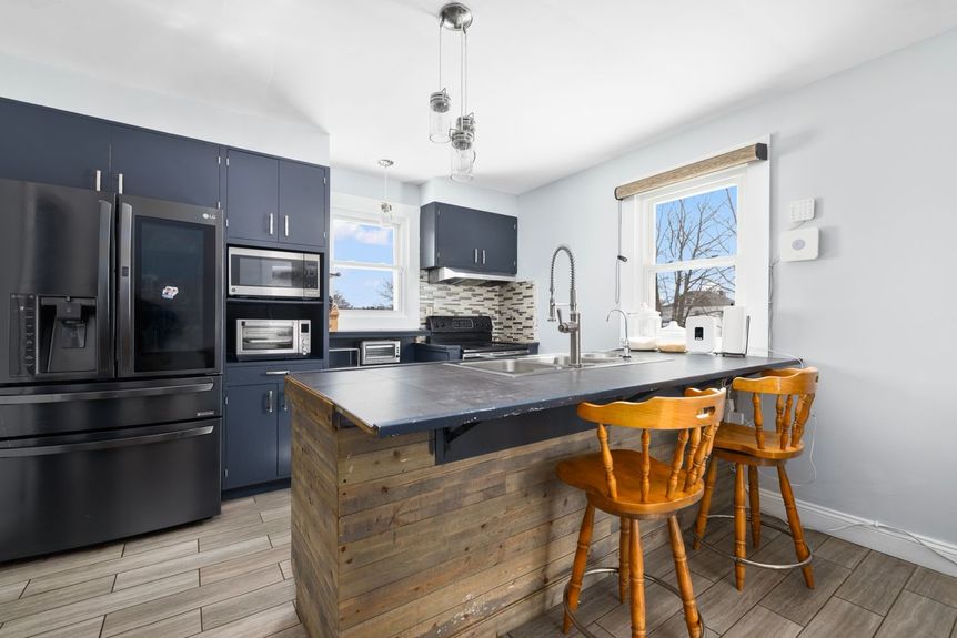 185-Pulaski-Street-West-Warwick-RI-02893-Kitchen-0006-Photo-by-Alexander-Parmenidez-Coldwell-Banker-Realty