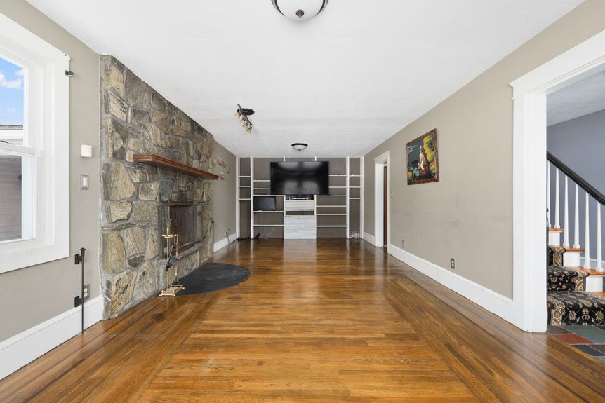 185-Pulaski-Street-West-Warwick-RI-02893-Living-room-0012-Photo-by-Alexander-Parmenidez-Coldwell-Banker-Realty