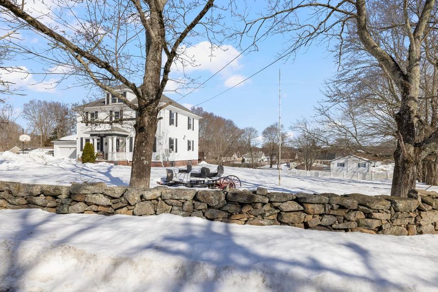 185-Pulaski-Street-West-Warwick-RI-02893-Side-exterior-0048-Photo-by-Alexander-Parmenidez-Coldwell-Banker-Realty