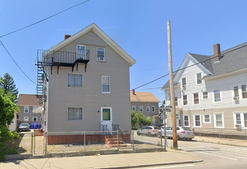 518 Lonsdale Ave, Pawtucket, RI 02860