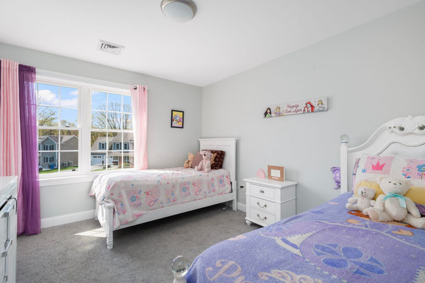 14-Dover-Ave-Lincoln-RI-Bedroom-3-023-Photo-by-Alexander-Parmenidez-Coldwell-Banker-Realty