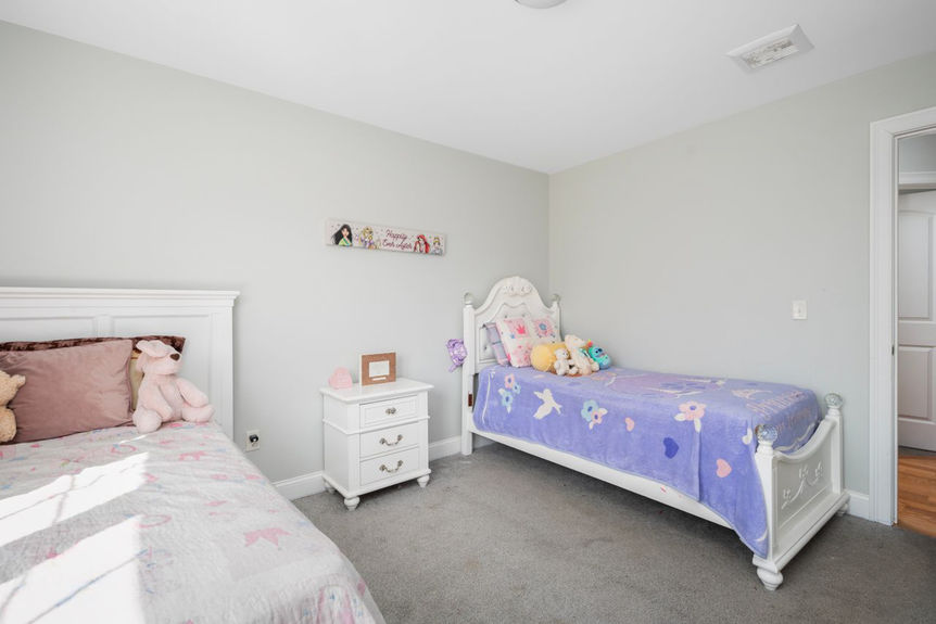 14-Dover-Ave-Lincoln-RI-Bedroom-3-024-Photo-by-Alexander-Parmenidez-Coldwell-Banker-Realty