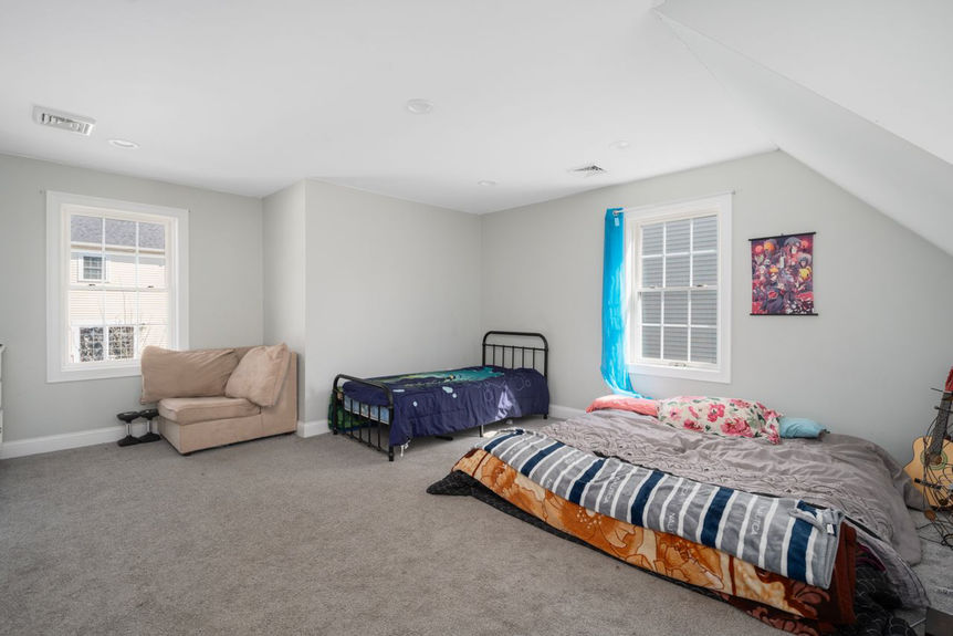 14-Dover-Ave-Lincoln-RI-Bonus-Room-025-Photo-by-Alexander-Parmenidez-Coldwell-Banker-Realty
