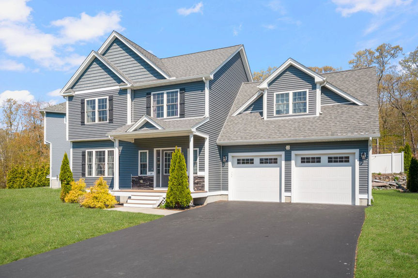 14-Dover-Ave-Lincoln-RI-Front-Exterior-028-Photo-by-Alexander-Parmenidez-Coldwell-Banker-Realty