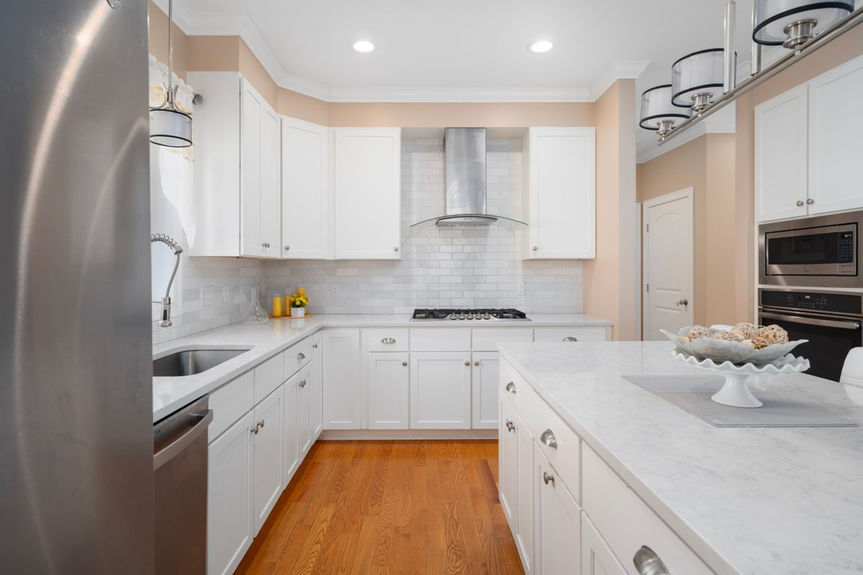 14-Dover-Ave-Lincoln-RI-Kitchen-009-Photo-by-Alexander-Parmenidez-Coldwell-Banker-Realty
