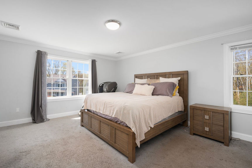 14-Dover-Ave-Lincoln-RI-Primary-Bedroom-015-Photo-by-Alexander-Parmenidez-Coldwell-Banker-Realty