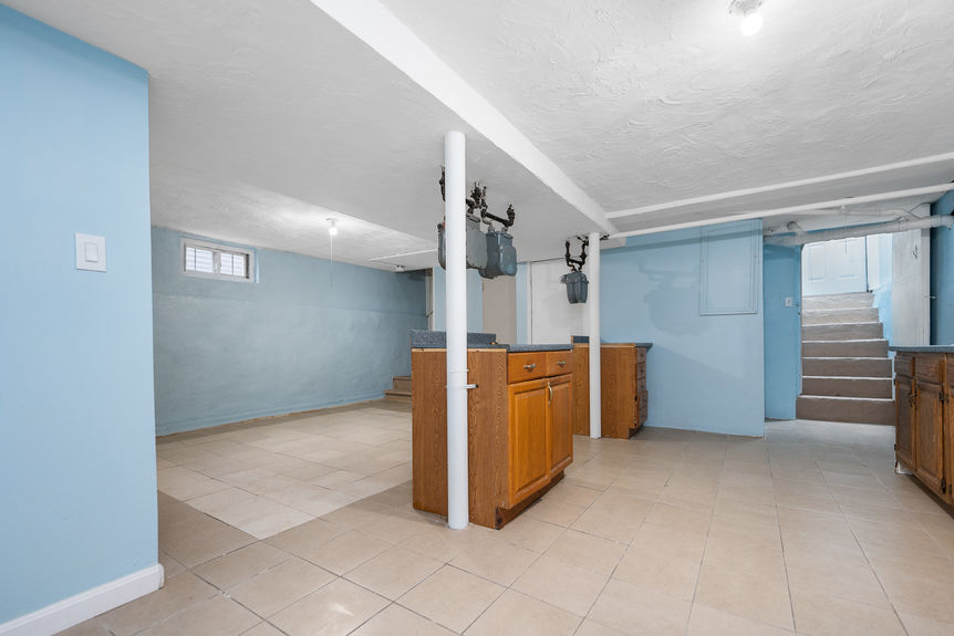 518-Lonsdale-Ave-Pawtucket-RI-Basement-022-Photo-by-Alexander-Parmenidez-Coldwell-Banker-Realty