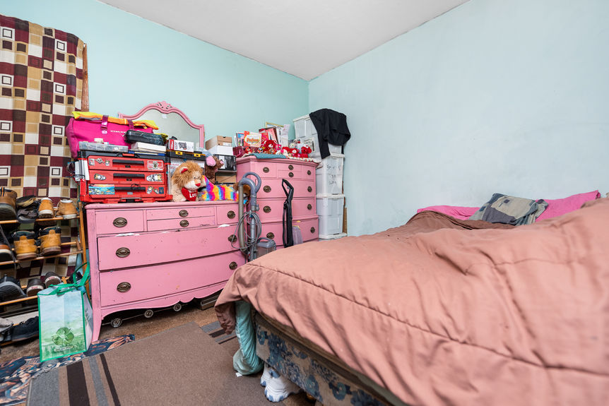 518-Lonsdale-Ave-Pawtucket-RI-Bedroom-3-010-Photo-by-Alexander-Parmenidez-Coldwell-Banker-Realty