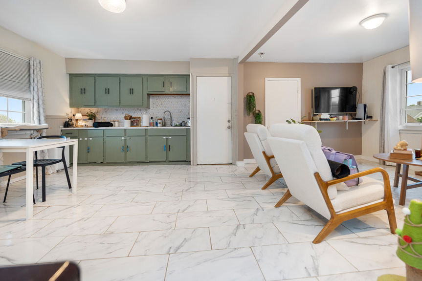 518-Lonsdale-Ave-Pawtucket-RI-Kitchen-005-Photo-by-Alexander-Parmenidez-Coldwell-Banker-Realty
