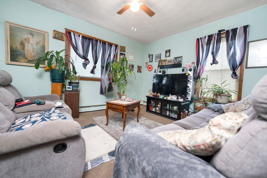 518-Lonsdale-Ave-Pawtucket-RI-Living-Room-012-Photo-by-Alexander-Parmenidez-Coldwell-Banker-Realty