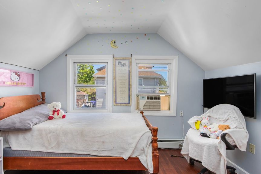 53-Carolina-Ave-Providence-RI-Bedroom-4-016-Photo-by-Alexander-Parmenidez-Coldwell-Banker-Realty