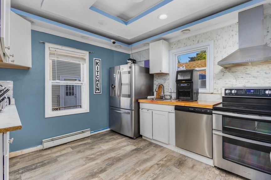 53-Carolina-Ave-Providence-RI-Kitchen-010-Photo-by-Alexander-Parmenidez-Coldwell-Banker-Realty