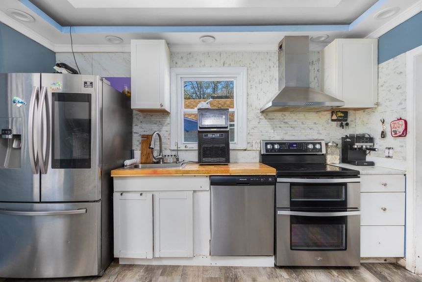 53-Carolina-Ave-Providence-RI-Kitchen-012-Photo-by-Alexander-Parmenidez-Coldwell-Banker-Realty