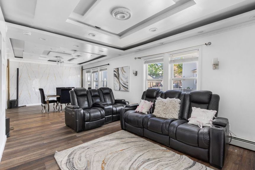 53-Carolina-Ave-Providence-RI-Living-Room-001-Photo-by-Alexander-Parmenidez-Coldwell-Banker-Realty