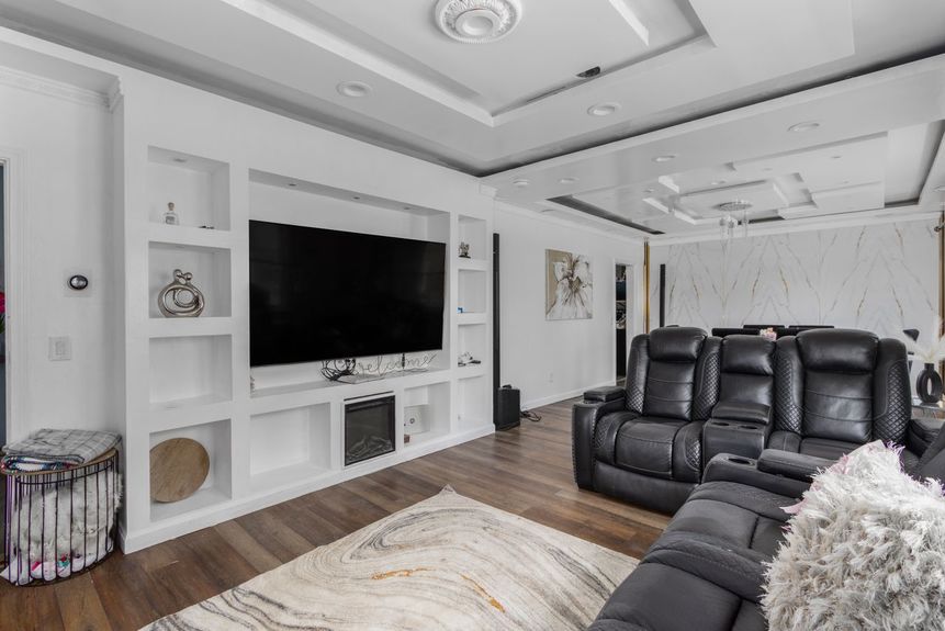 53-Carolina-Ave-Providence-RI-Living-Room-002-Photo-by-Alexander-Parmenidez-Coldwell-Banker-Realty