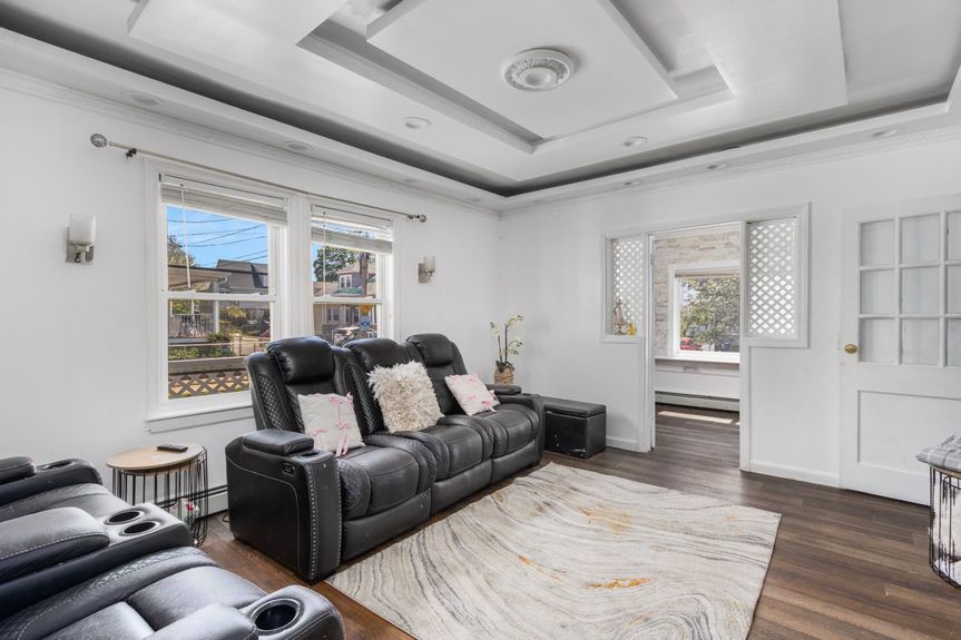 53-Carolina-Ave-Providence-RI-Living-Room-003-Photo-by-Alexander-Parmenidez-Coldwell-Banker-Realty