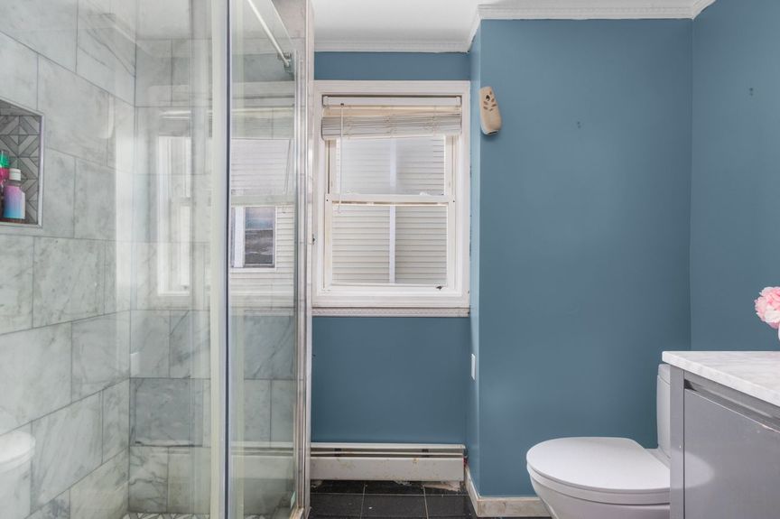 53-Carolina-Ave-Providence-RI-Primary-Bathroom-013-Photo-by-Alexander-Parmenidez-Coldwell-Banker-Realty