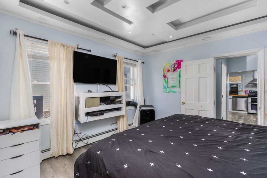 53-Carolina-Ave-Providence-RI-Primary-Bedroom-007-Photo-by-Alexander-Parmenidez-Coldwell-Banker-Realty