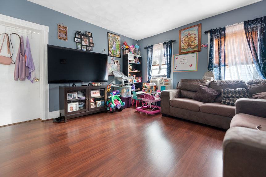 113-Summer-St-Central-Falls-RI-Living-Room-010-Photo-by-Alexander-Parmenidez-Coldwell-Banker-Realty