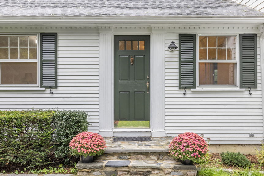 Detail at 15 Williams Rd, Smithfield RI, listed by Alexander Parmenidez, Coldwell Banker Realty.