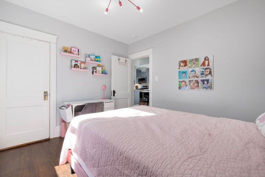 Bedroom 2 at 122 Oriole Avenue, listed by Alexander Parmenidez, Coldwell Banker Realty.