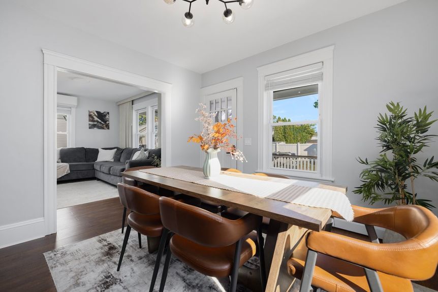 Dining Room at 122 Oriole Avenue, listed by Alexander Parmenidez, Coldwell Banker Realty.