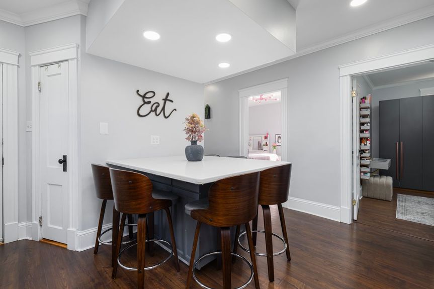 Kitchen at 122 Oriole Avenue, listed by Alexander Parmenidez, Coldwell Banker Realty.