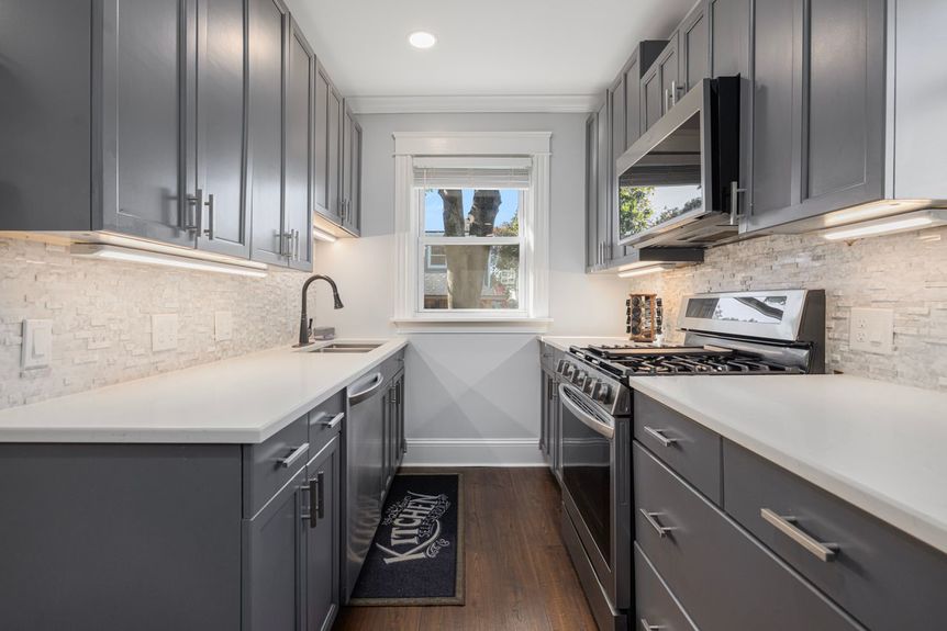 Kitchen at 122 Oriole Avenue, listed by Alexander Parmenidez, Coldwell Banker Realty.