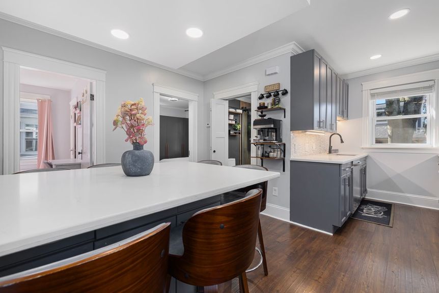 Kitchen at 122 Oriole Avenue, listed by Alexander Parmenidez, Coldwell Banker Realty.