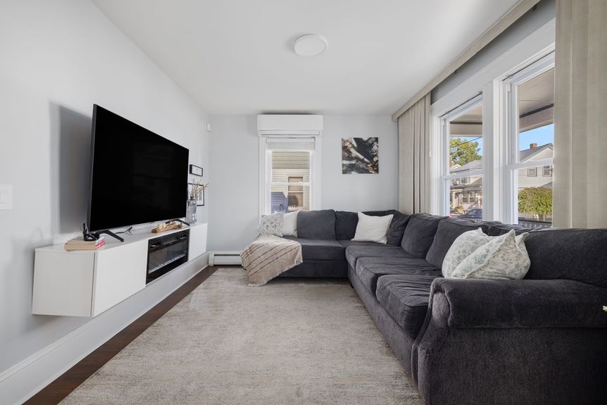 Living Room at 122 Oriole Avenue, listed by Alexander Parmenidez, Coldwell Banker Realty.