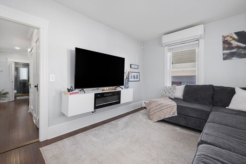 Living Room at 122 Oriole Avenue, listed by Alexander Parmenidez, Coldwell Banker Realty.
