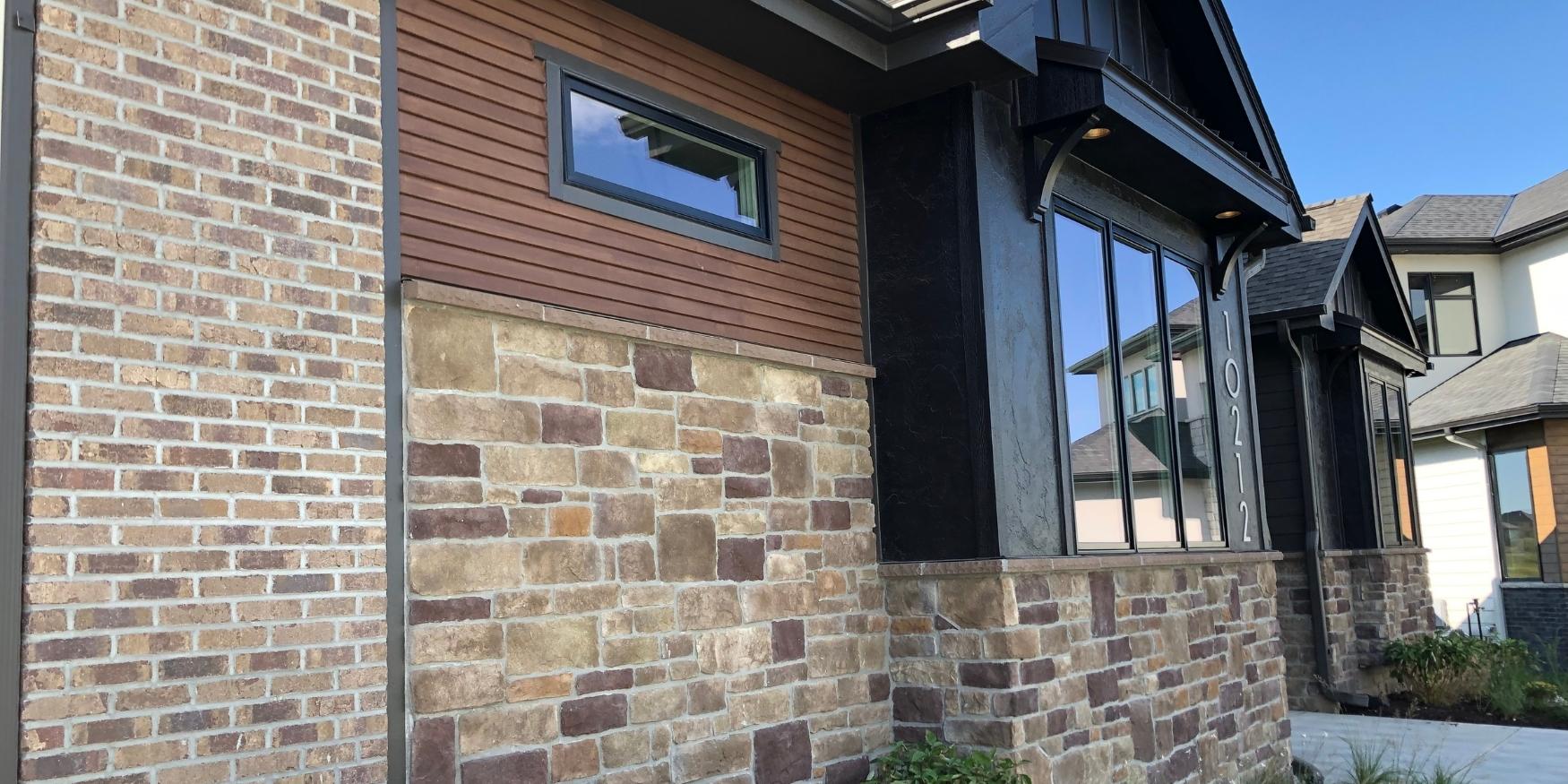 Omaha homeowners coordinating buying and selling a home at the same time