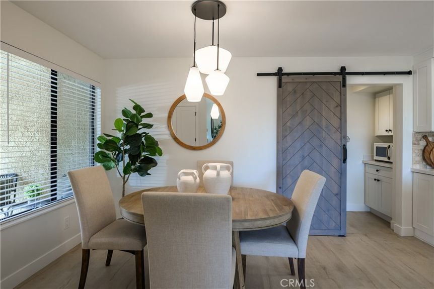 dining to kitchen pantry