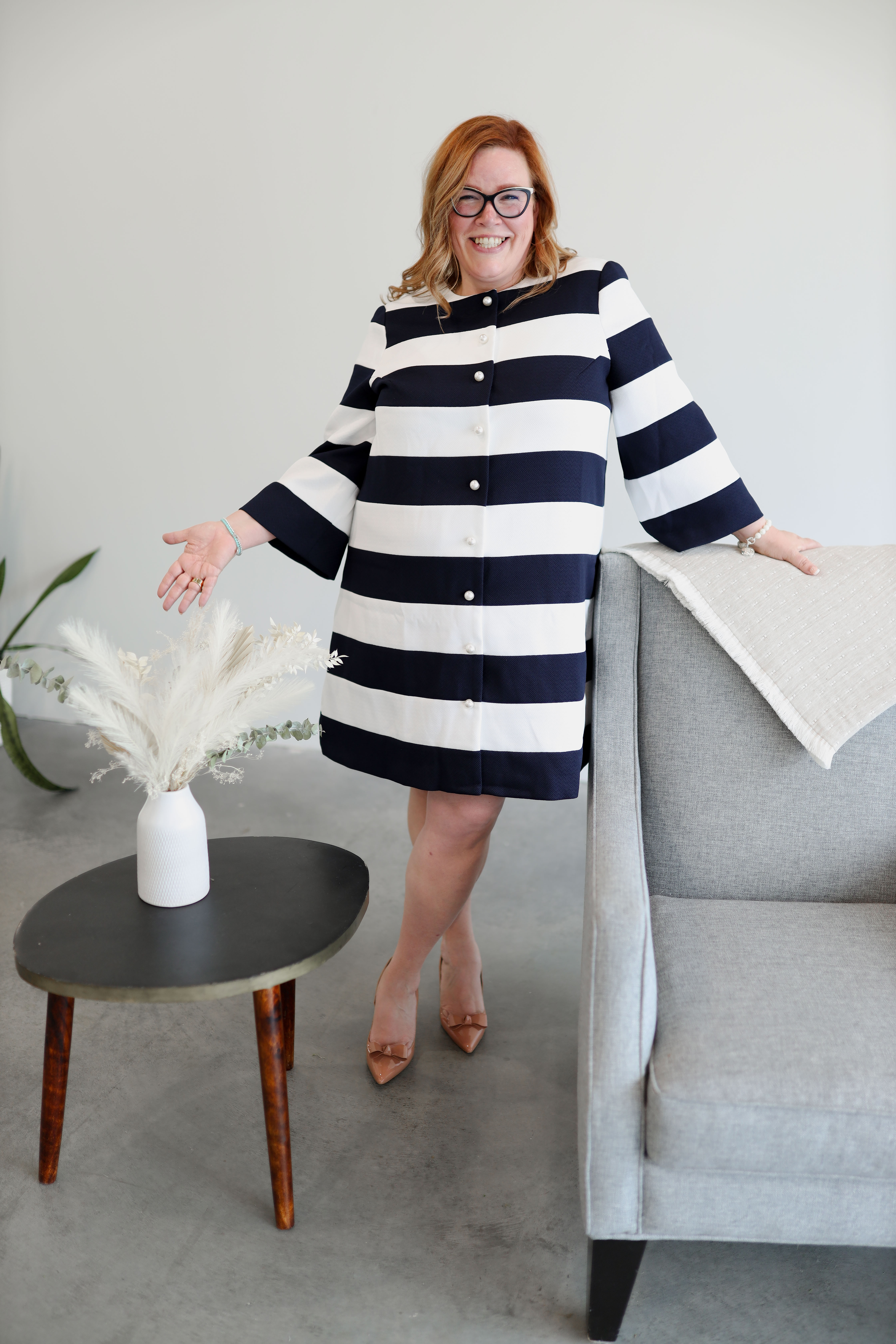 Standing striped dress 1