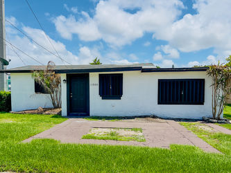 11900 SW 216th Street Miami, FL 33170 Front View