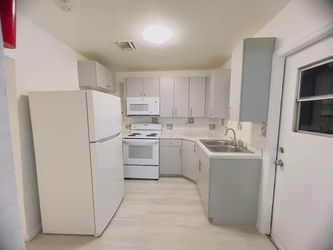 11900 SW 216th Street Miami FL 33170 – Kitchen