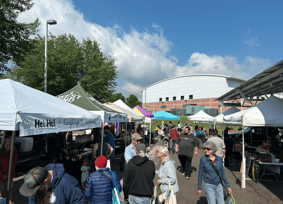 AthensOhio_FarmersMarket_AtHomeErinCarter