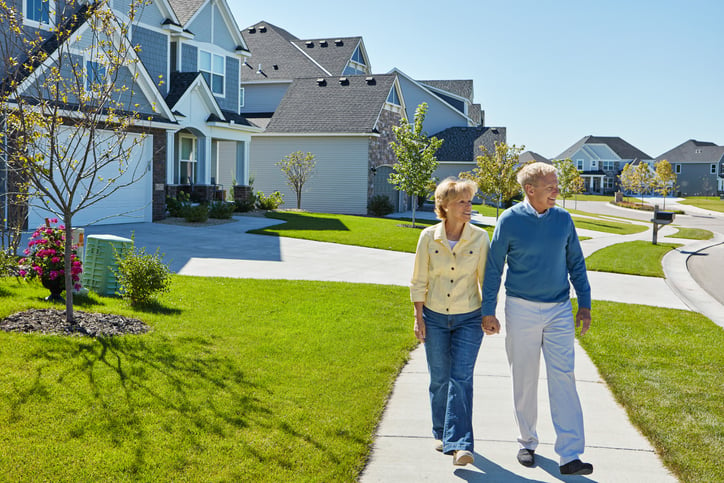 Should You Move To A 55+ Community? | Pros and Cons
