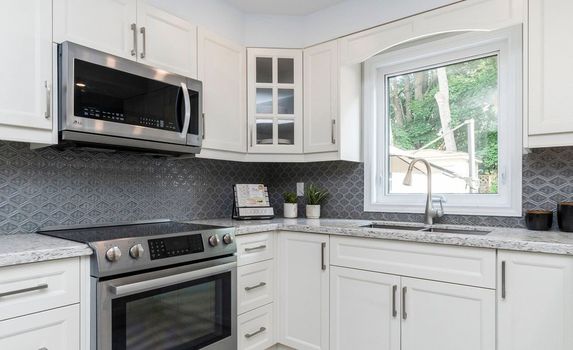 1002 Dalewood Drive Gallery Image 12