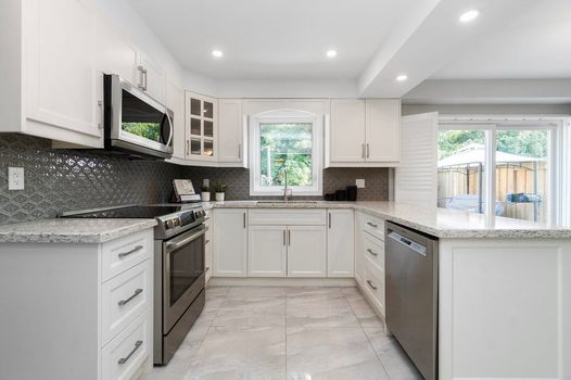 1002 Dalewood Drive Gallery Image 13