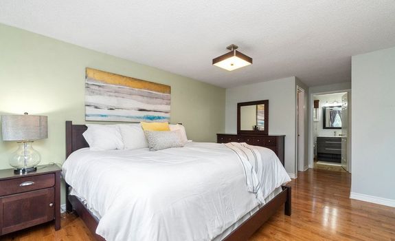 1002 Dalewood Drive Gallery Image 16